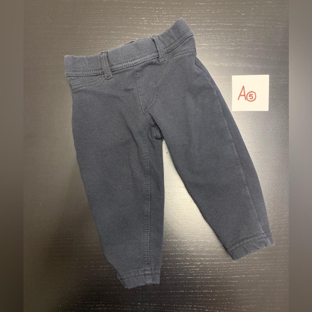 ⭐️5/$10.00⭐️ Carter’s 6m Solid Black Pants